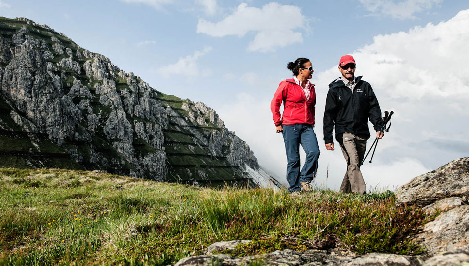 [Translate to Englisch:] Hotel Serles Wanderung im Stubaital