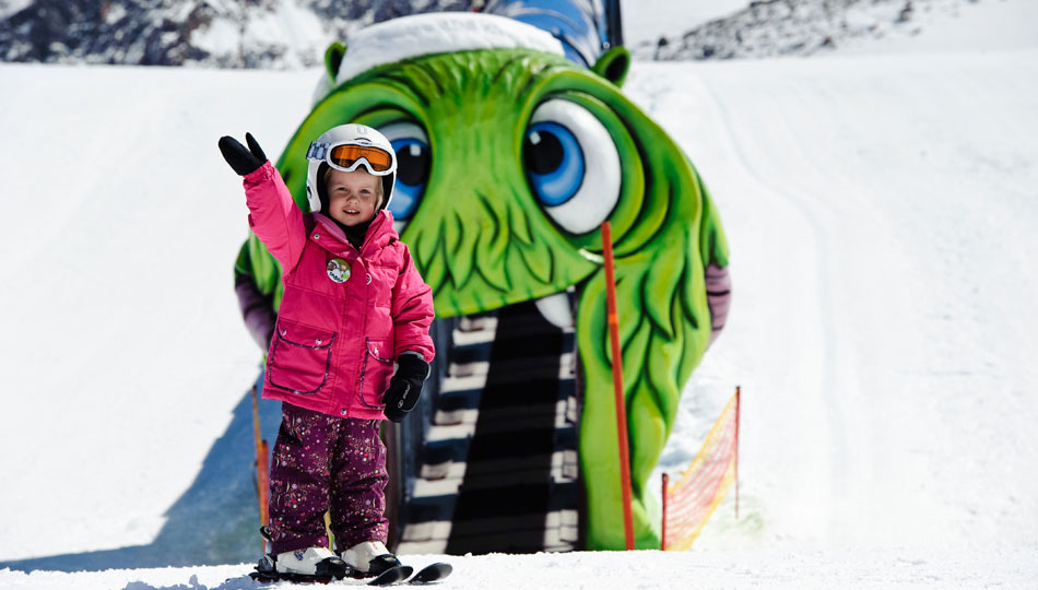 [Translate to Englisch:] Hotel Serles Skifahren im Stubaital